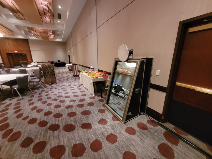 Mirror Me photo booth at Hyatt Regency Cincinnati